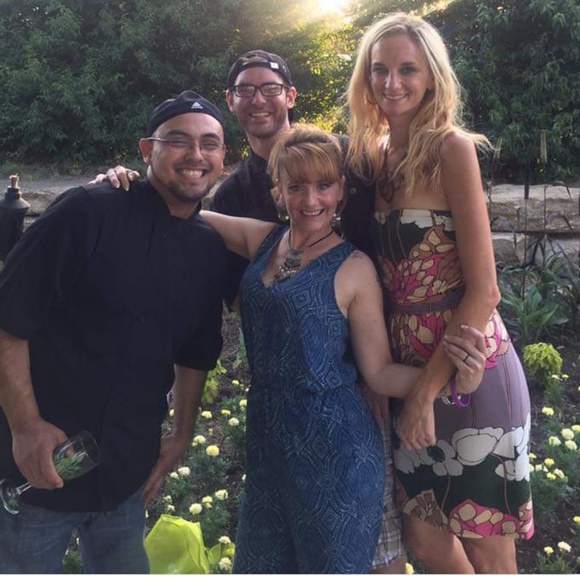 💐Simple Strapless Stunner!!!💐 - Picture 2 of 8